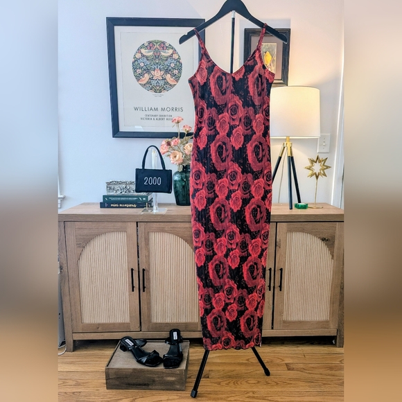 Almost Famous Ribbed Red Rose Patterned Maxi Dress - Picture 10 of 11